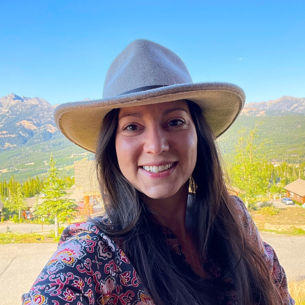 👋 Meet your Posher, Christa